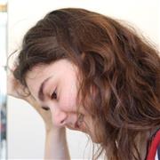 Studentessa universitaria di scienze politiche offre ripetizioni e aiuto compiti